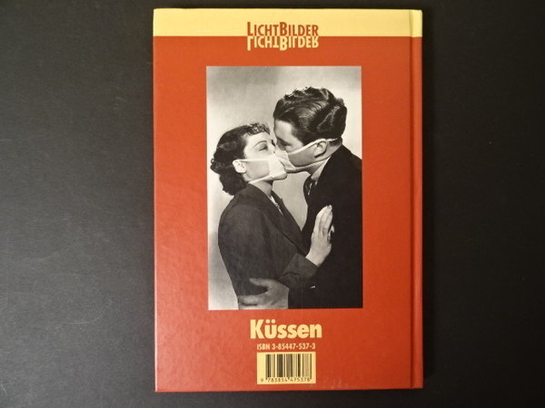 A Kiss is still a Kiss, Küssen in alten Photographien / M. Müller